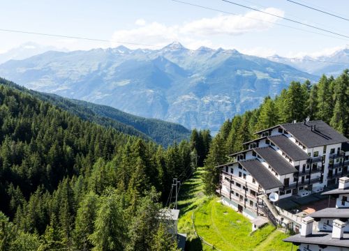 Hotel - Printemps [205] - Exterior